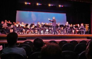 Dallas Brass collaborates with Kearney High School students.